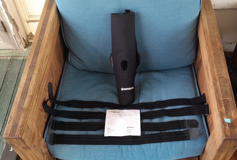 Breg Roadrunner Hinged Knee Brace Large 06974 Wraparound Adj Horseshoe Complete